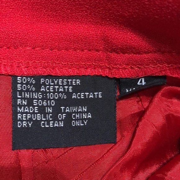 Red pleated skirt and Jacket size 4 - Picture 3 of 12